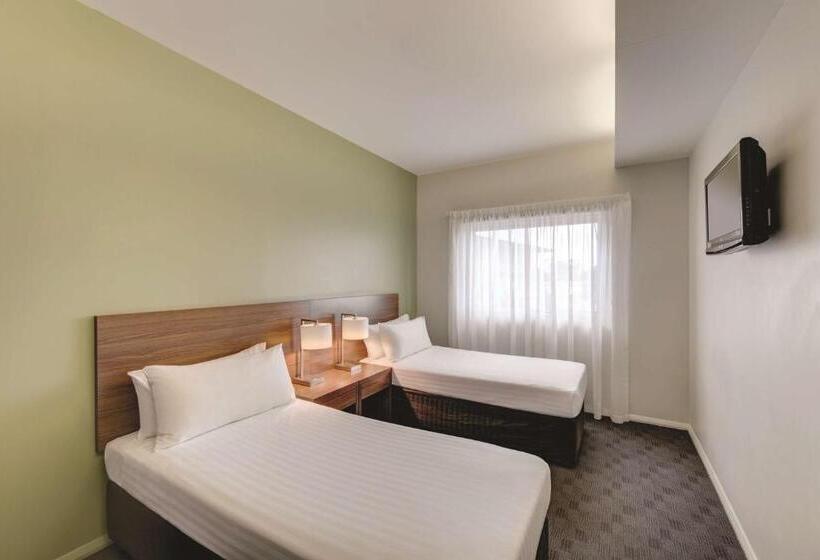 이그제큐티브 스위트, Travelodge Hotel Hobart Airport