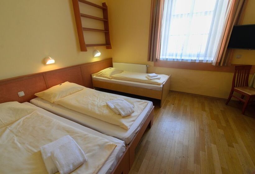 Четырехместный Номер Стандарт, Jufa Hotel Seckau