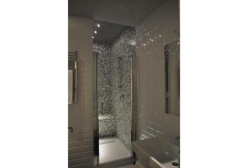Трехместный Номер Стандарт с Балконом, B&b Diamante Raro