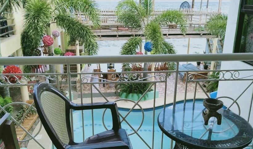 Номер Deluxe Вид на Море Боковой, Sascha S Resort Oslob