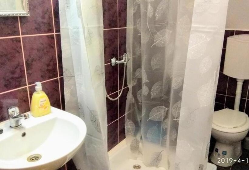 سوییت خانوادگی, Czakó Vendégház és Nyaralóudvar