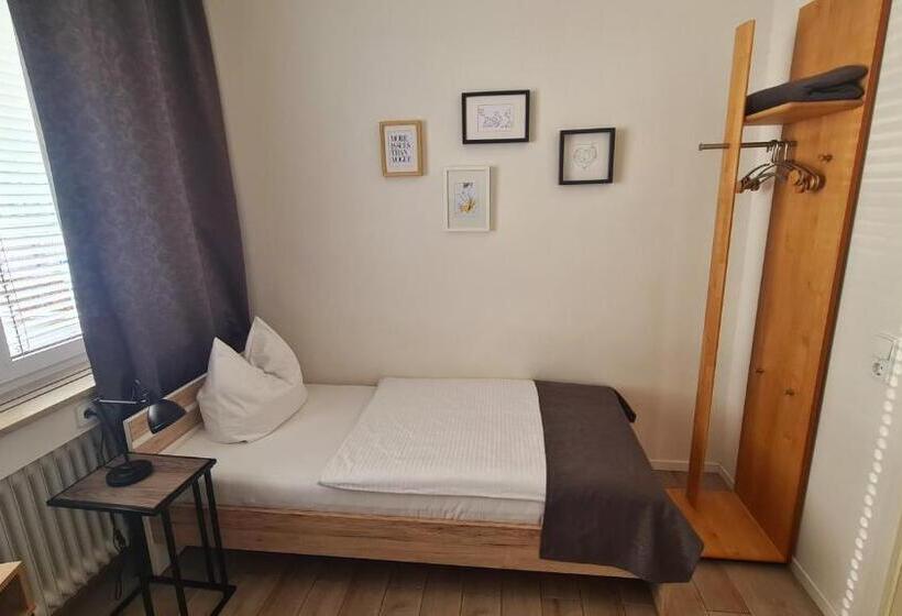 Quarto Estandar Individual Banheiro Compartilhado, Horn Gästehaus