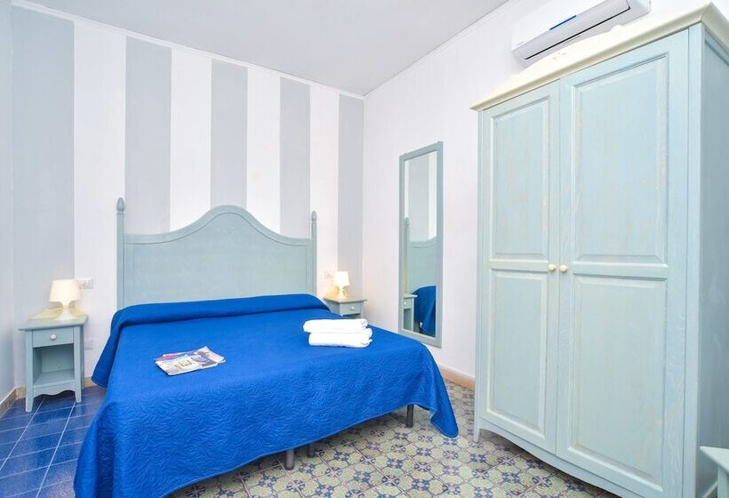 Номер Стандарт с Балконом, Charme Hotel La Villa Tina
