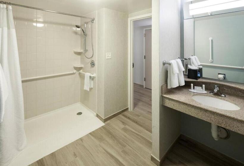 Люкс Кровать Кинг, Courtyard Virginia Beach Oceanfront/north 37th Street