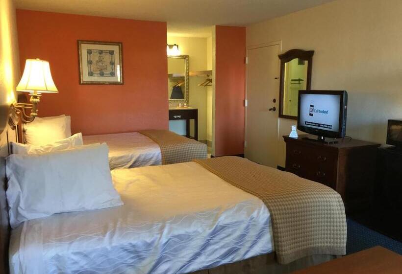 Номер Стандарт 2 Двуспальные Кровати, Baymont By Wyndham Rocky Mount I95