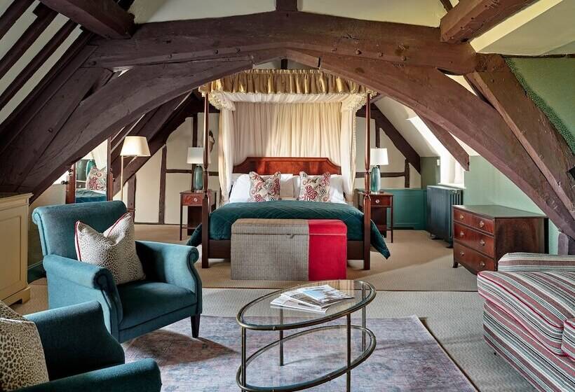 Люкс, Ellenborough Park