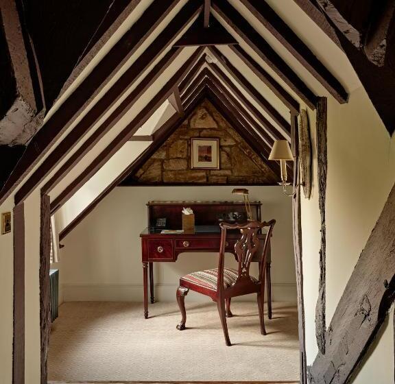 Люкс, Ellenborough Park