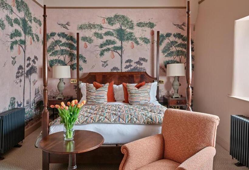 Номер Стандарт, Ellenborough Park