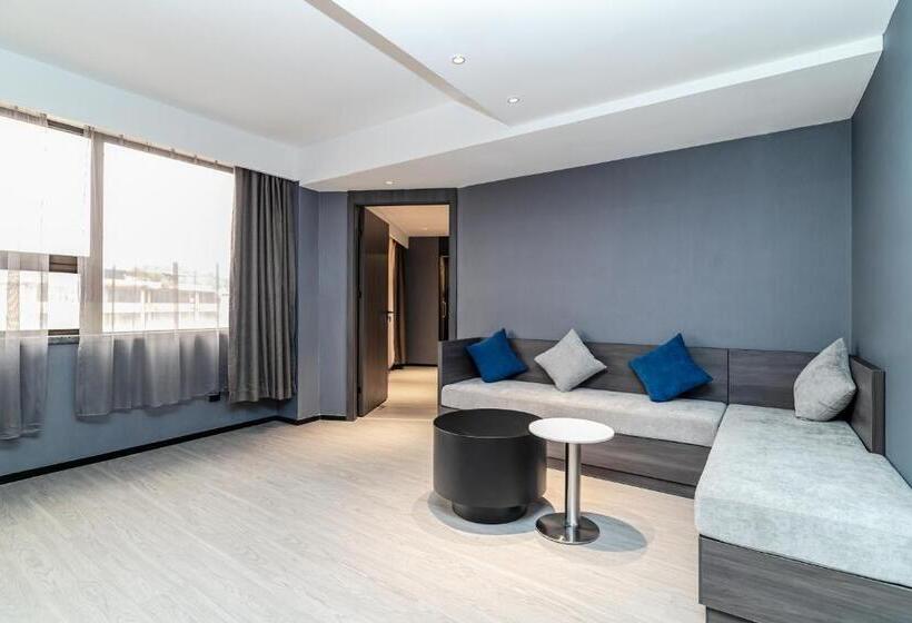 디럭스 스위트, Insail Hotels