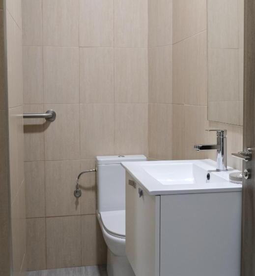 اتاق استاندارد سه نفره, Hostal Tartessos