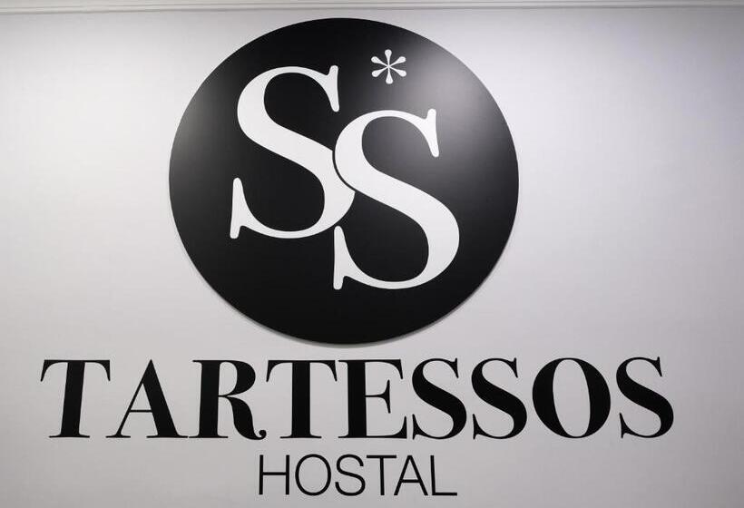 اتاق استاندارد سه نفره, Hostal Tartessos