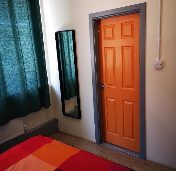 Номер Стандарт, Birmingham Central Backpackers