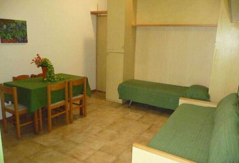 اتاق استاندارد چهار تخته, Silica Residence