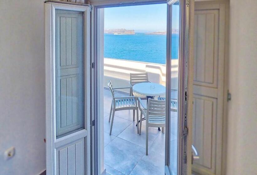 سوئیت جونیور دلوکس با چشم‌انداز, Kokkinos Villas