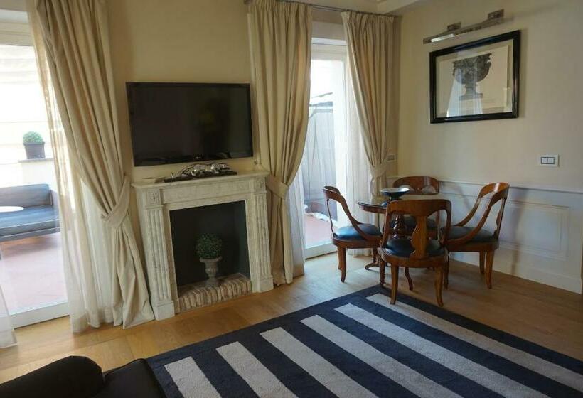 סוויטה, Trevi Palace Luxury Inn