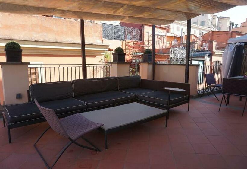 סוויטה, Trevi Palace Luxury Inn
