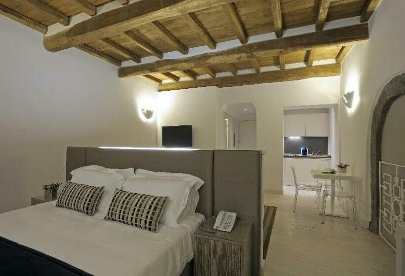 סוויטת ג'וניור סופריור, Trevi Palace Luxury Inn
