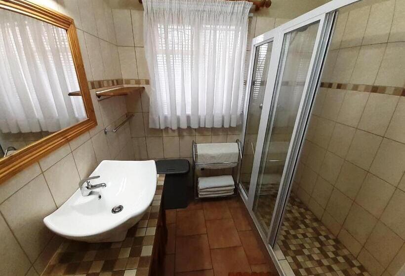 سوئیت 2 خوابه, Anri Guesthouse