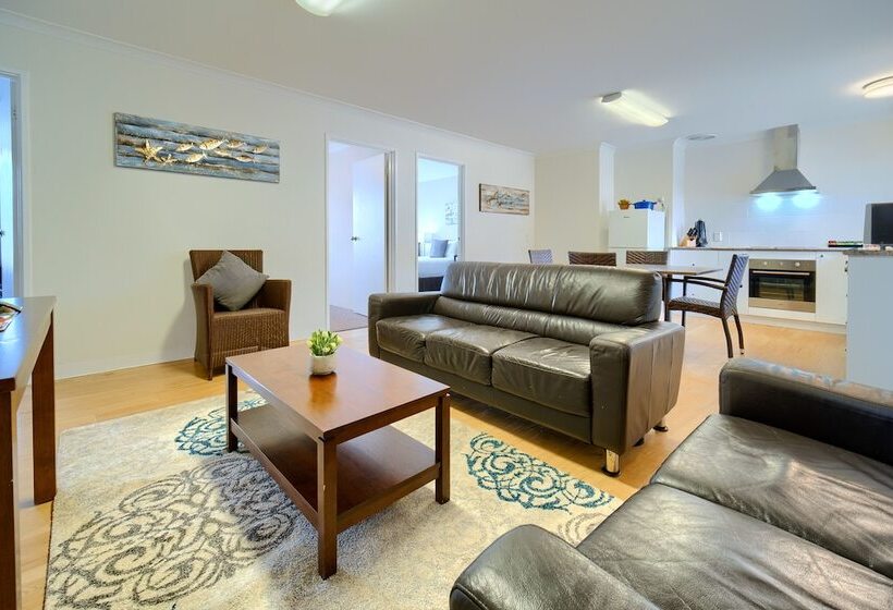 Апартаменты 3 Спальни, Albany Motel & Apartments
