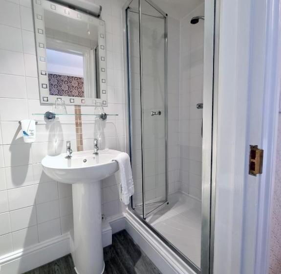 Quarto Familiar, Bacon Arms, Newbury