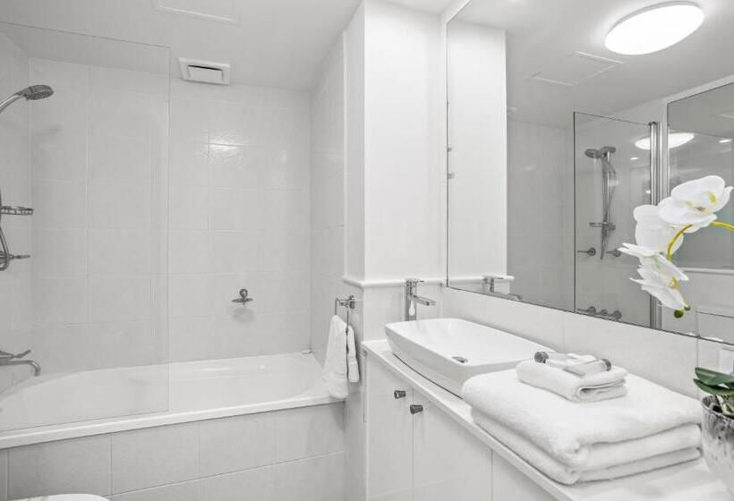 Superior 2-bedroom flat with sea view, Ultiqa Burleigh Mediterranean Resort