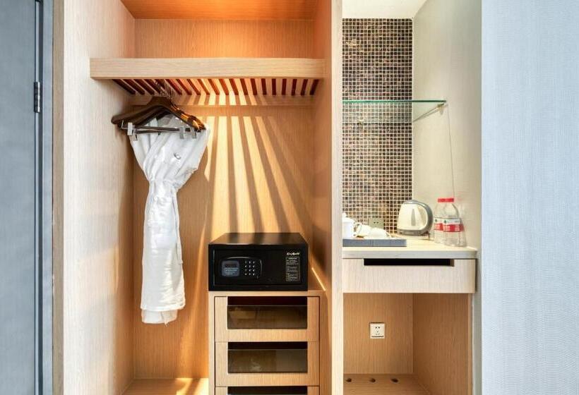 Трехместный Номер Deluxe, Yiwu International Mansion