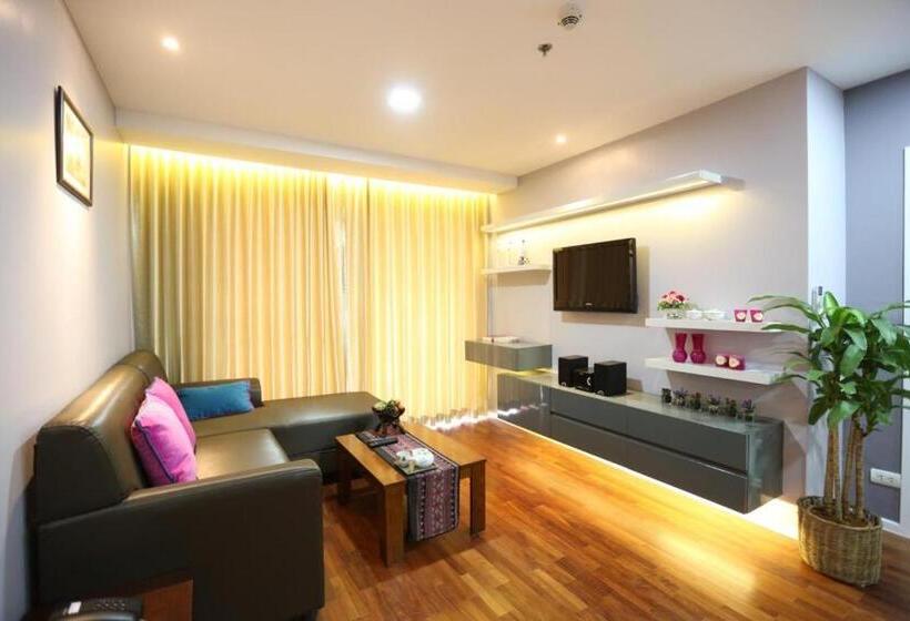 Апартаменты Deluxe 1 Спальня, J   Town Serviced Apartments