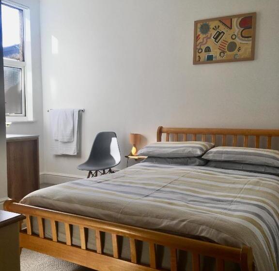 Номер Стандарт, Westward B&b