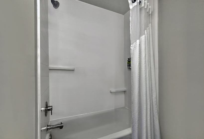 Люкс, Holiday Inn Express Hotel & Suites Kansas City   Grandview, An Ihg
