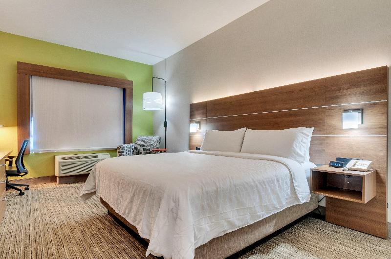 Стандартный Номер Кровать Кинг, Holiday Inn Express Hotel & Suites Lake Elsinore, An Ihg