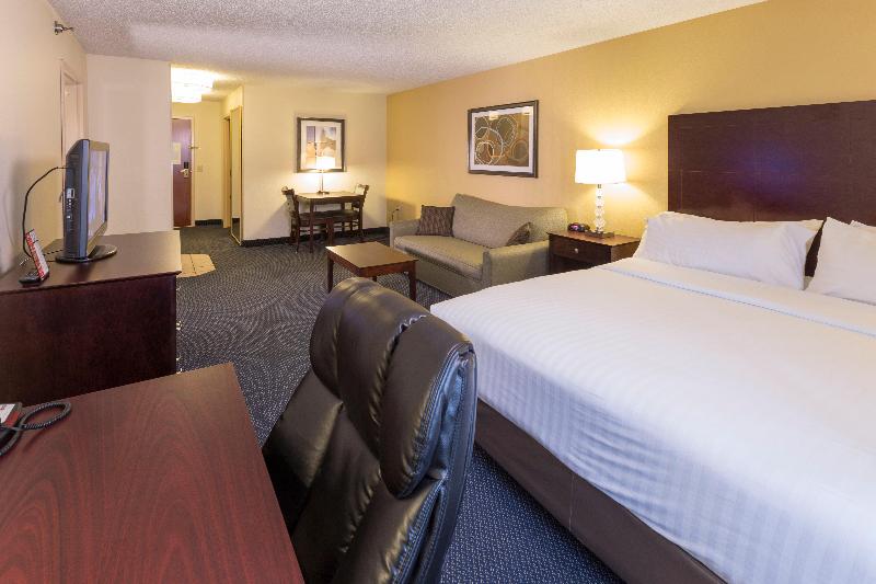 Люкс Кровать Кинг, Holiday Inn Express Hotel & Suites Saint Joseph, An Ihg