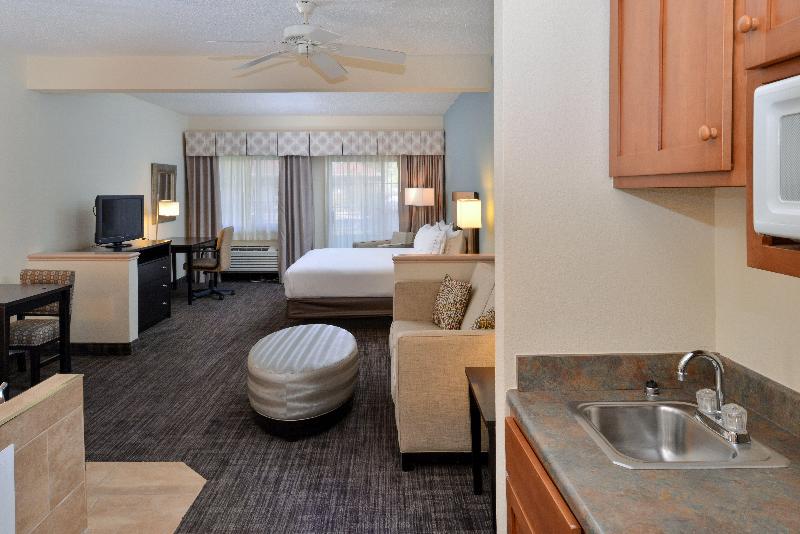 Люкс с Видом, Holiday Inn Express Hotel & Suites Saint Joseph, An Ihg