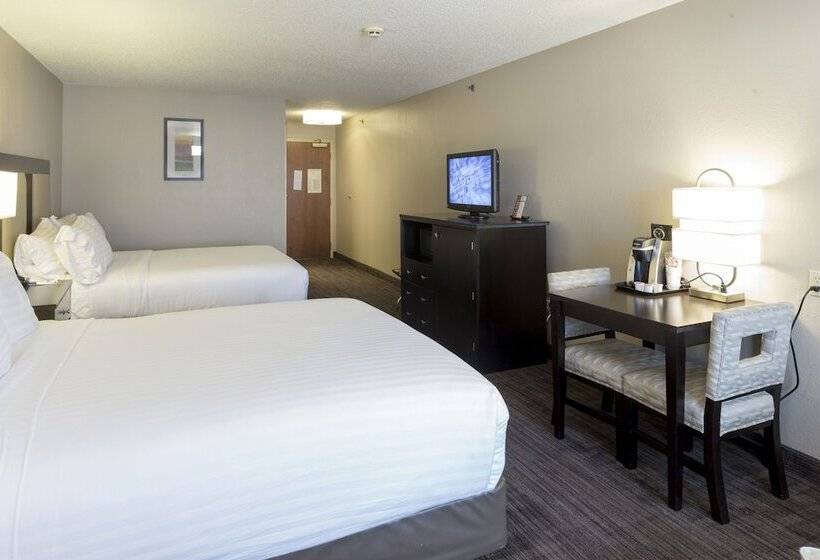 Номер Стандарт 2 Двуспальные Кровати, Holiday Inn Express Hotel & Suites Saint Joseph, An Ihg