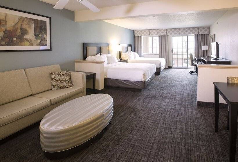 Номер Стандарт 2 Двуспальные Кровати, Holiday Inn Express Hotel & Suites Saint Joseph, An Ihg