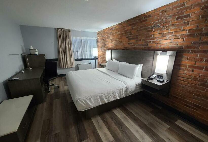 带大床的豪华间, Travelodge By Wyndham Barrie