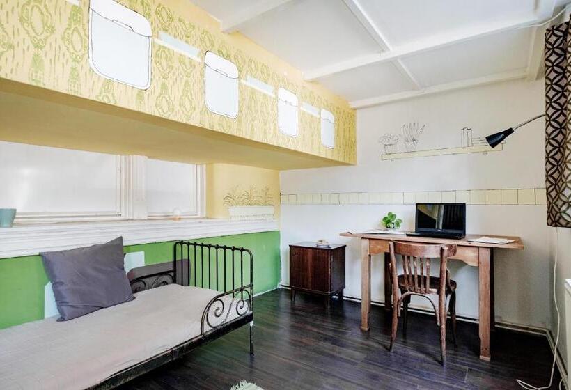 غرفة قياسية فردية حمام مشترك, Baroque Hostel & Coworking