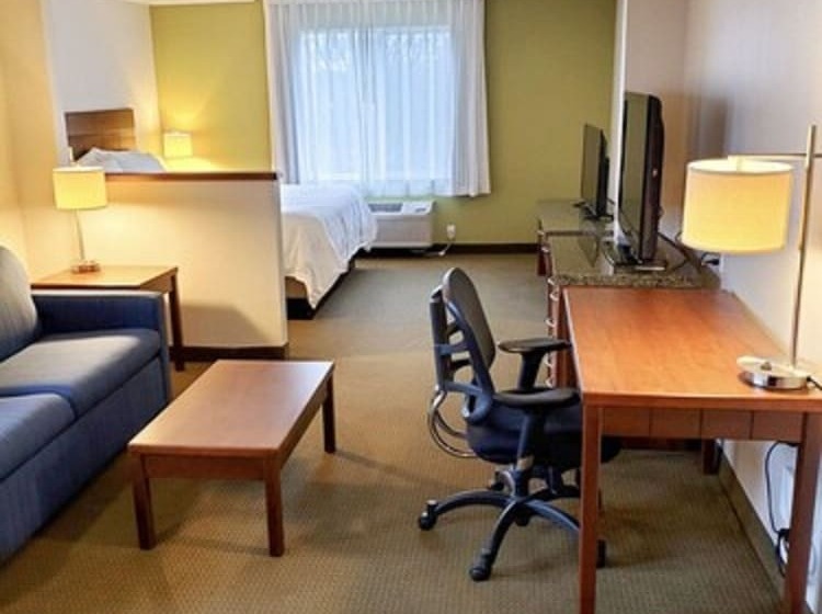Люкс с Балконом, Holiday Inn Express Hotel & Suites Portland Northwest Downtown, An Ihg