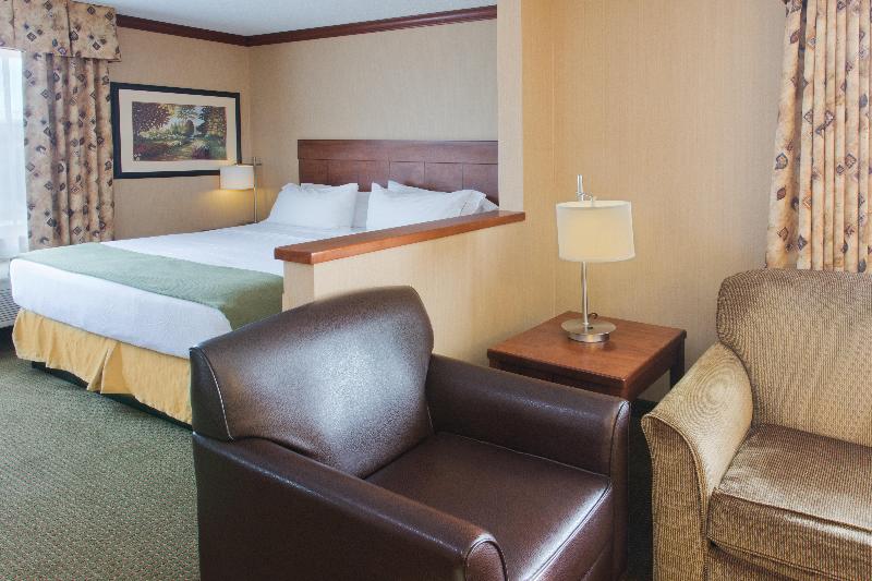 Люкс Кровать Кинг, Holiday Inn Express Hotel & Suites Portland Northwest Downtown, An Ihg