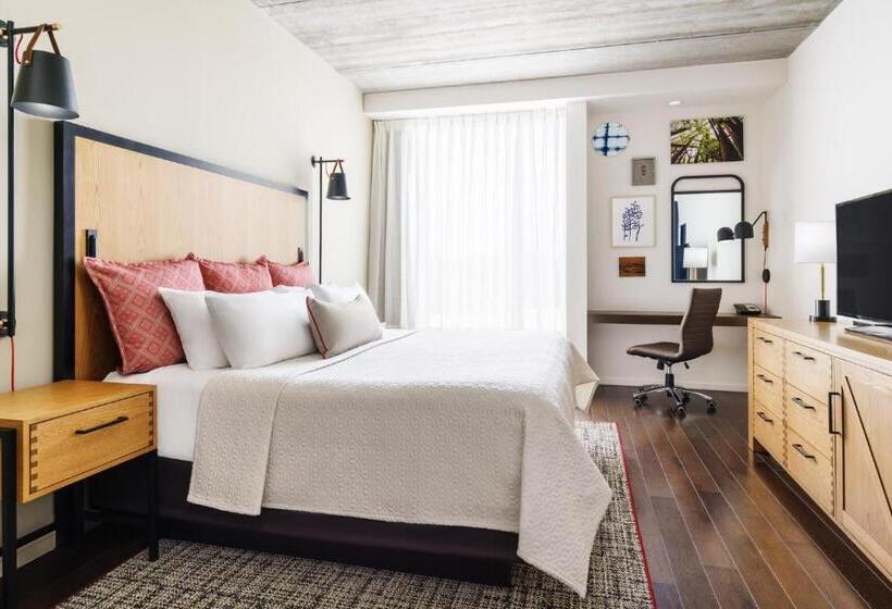 キングサイズベッドのエクゼクティブルーム, Indigo Athens   University Area, An Ihg