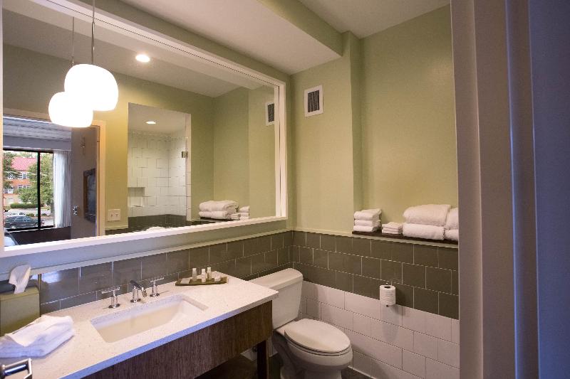 이그제큐티브 룸 킹사이즈 침대, Indigo Athens   University Area, An Ihg