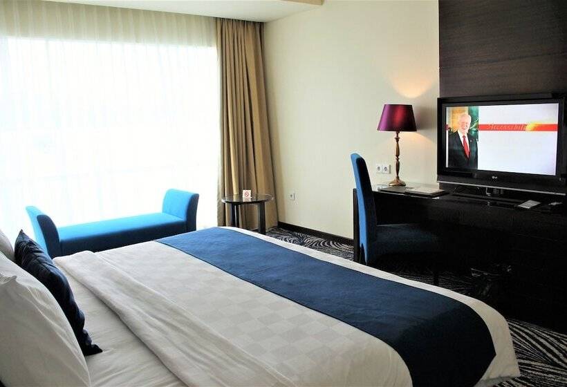 Номер Deluxe, Swiss Belhotel Silae Palu