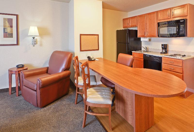 Люкс Кровать Кинг, Candlewood Suites Fayetteville, An Ihg