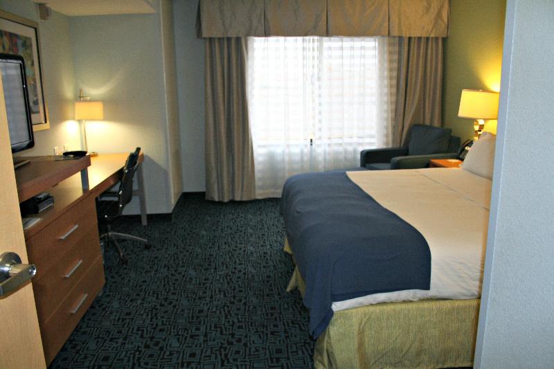 Люкс Кровать Кинг, Holiday Inn Express Hotel & Suites Rock Springs Green River, An Ihg