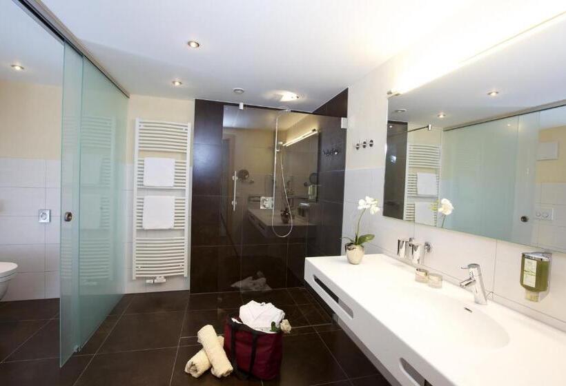 Полулюкс, Naturparkhotel Adler