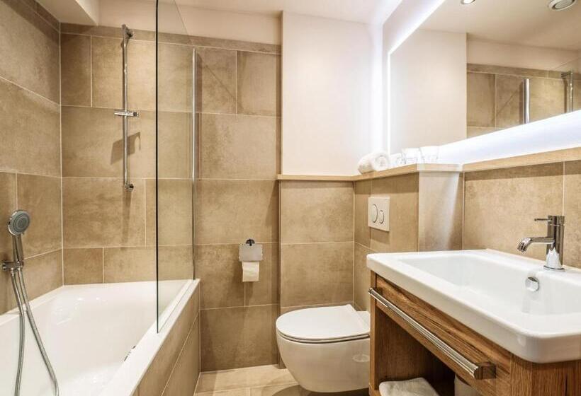 Номер Стандарт Трехместный, Stadthotel Eggerbräu