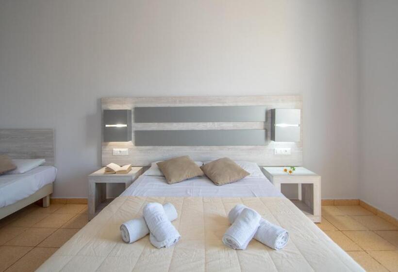 Family flat with sea view, Agoulos Beach