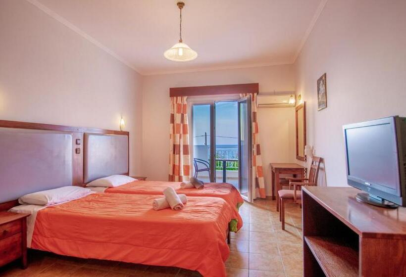 Family flat with sea view, Agoulos Beach