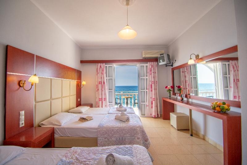 اتاق اساندارد با چشم‌انداز جانبی به دریا, Agoulos Beach