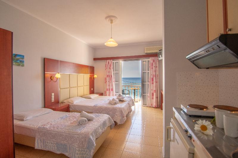 استودیوی استاندارد با چشم‌انداز دریا, Agoulos Beach