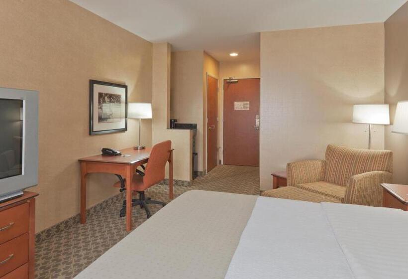 キングサイズベッドのスタンダードルーム, Holiday Inn Carbondale   Conference Center, An Ihg